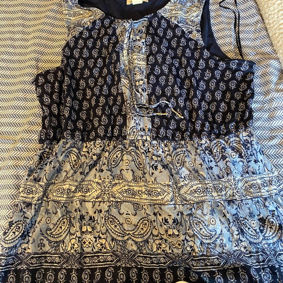 Sleeveless Dress - Picture 2 of 5